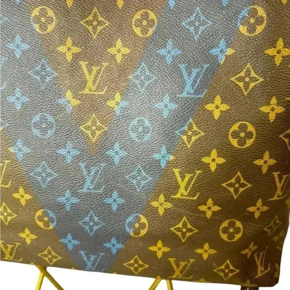 Louis Vuitton V Jour Blue Tote Crossbody Bag In Monogram Cambas. - Picture 6 of 16